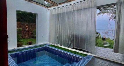 Deshadan Backwater Resort Room Type - Lake view room with plunge pool