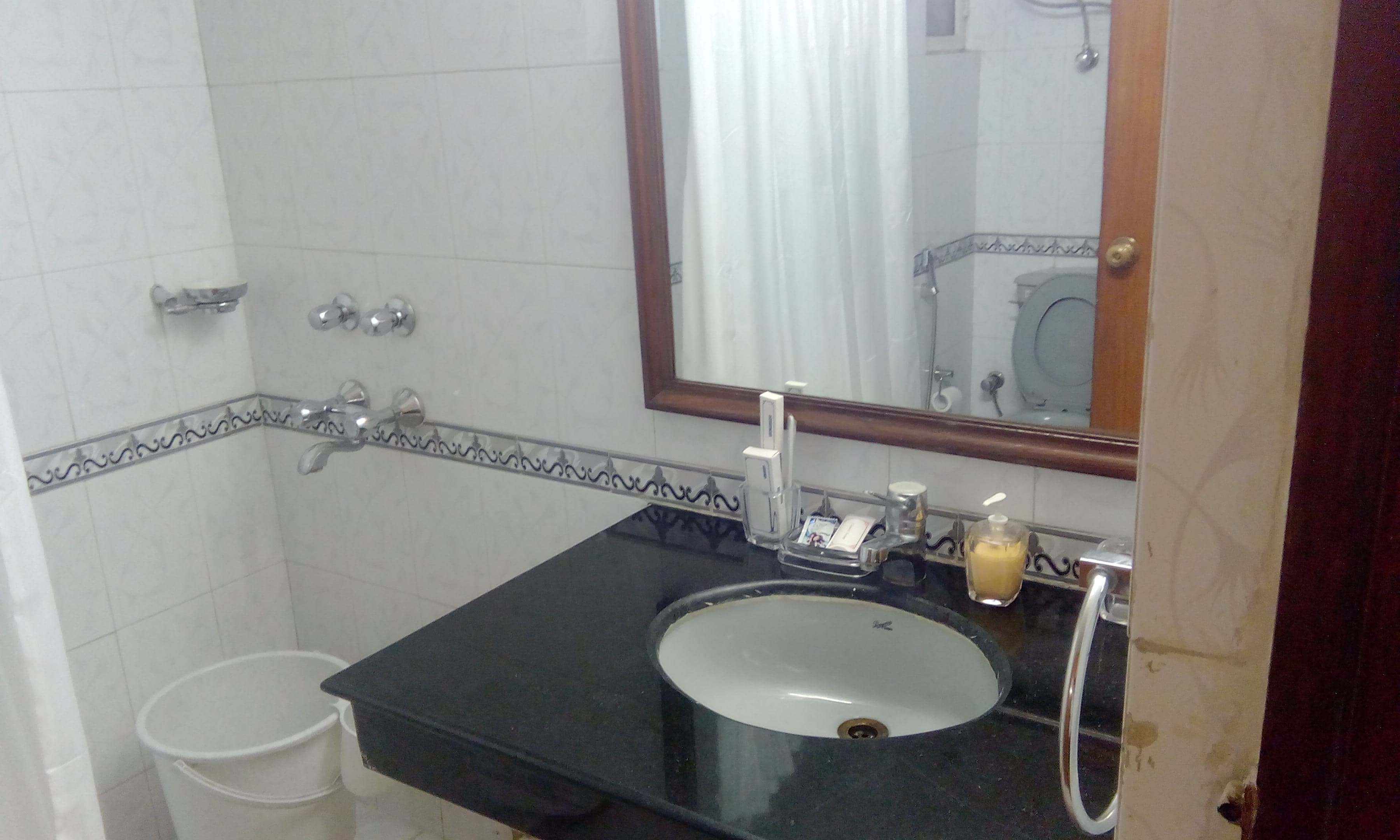 Invenia Guest House, Gurgaon - Tap to explore photos