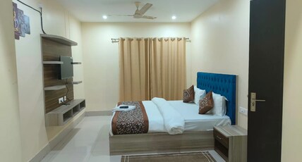 Mahavir Galaxy Homestay Room Type - Deluxe Room