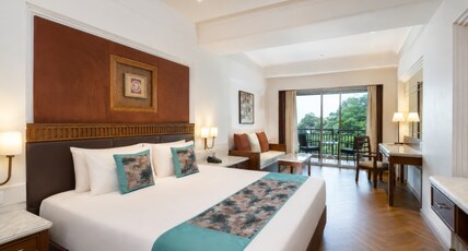 Hotel Vishnu Palace Room Type - Signature Himalayan View with Private Balcony