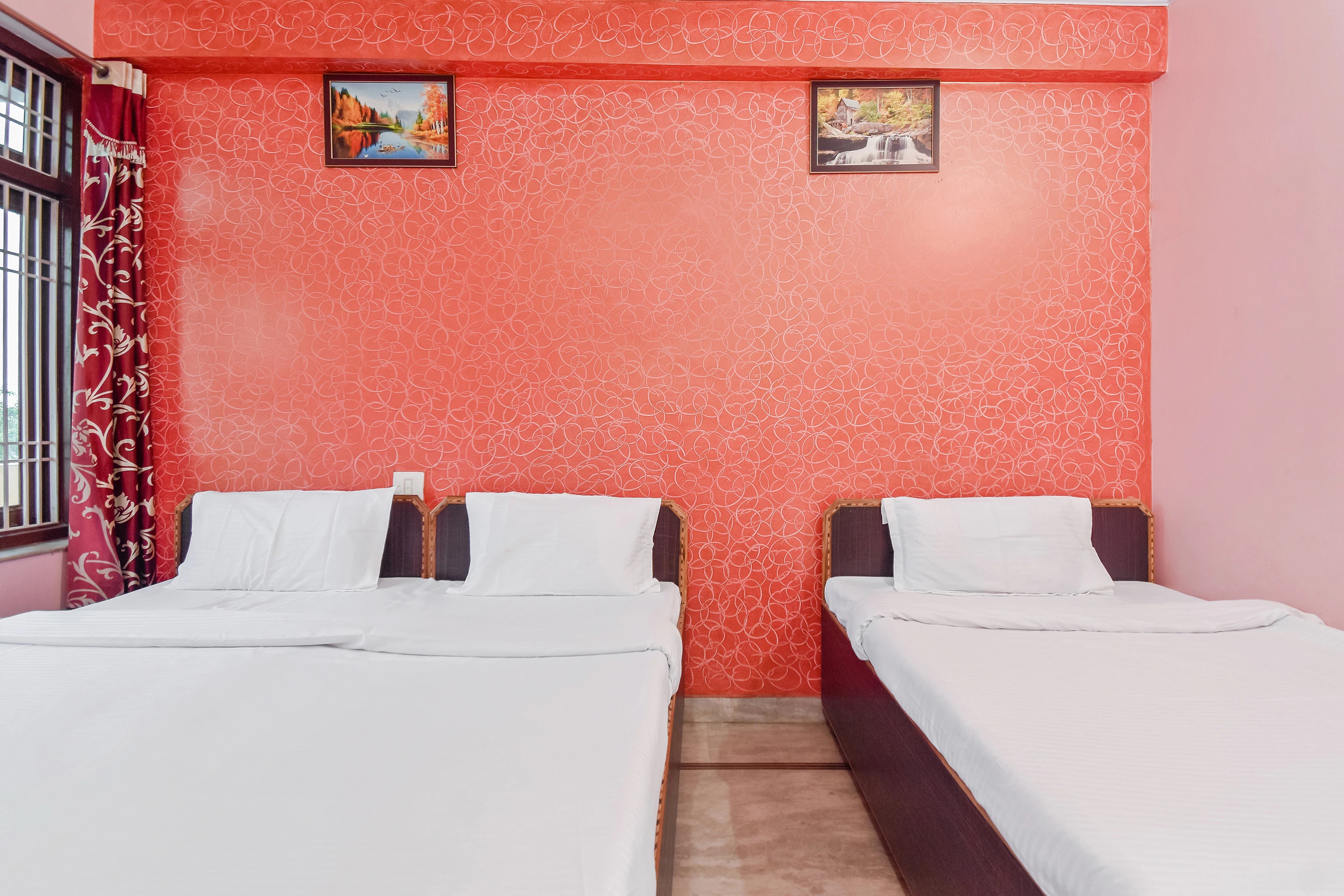 Hotel Om Jai - Tap to explore photos