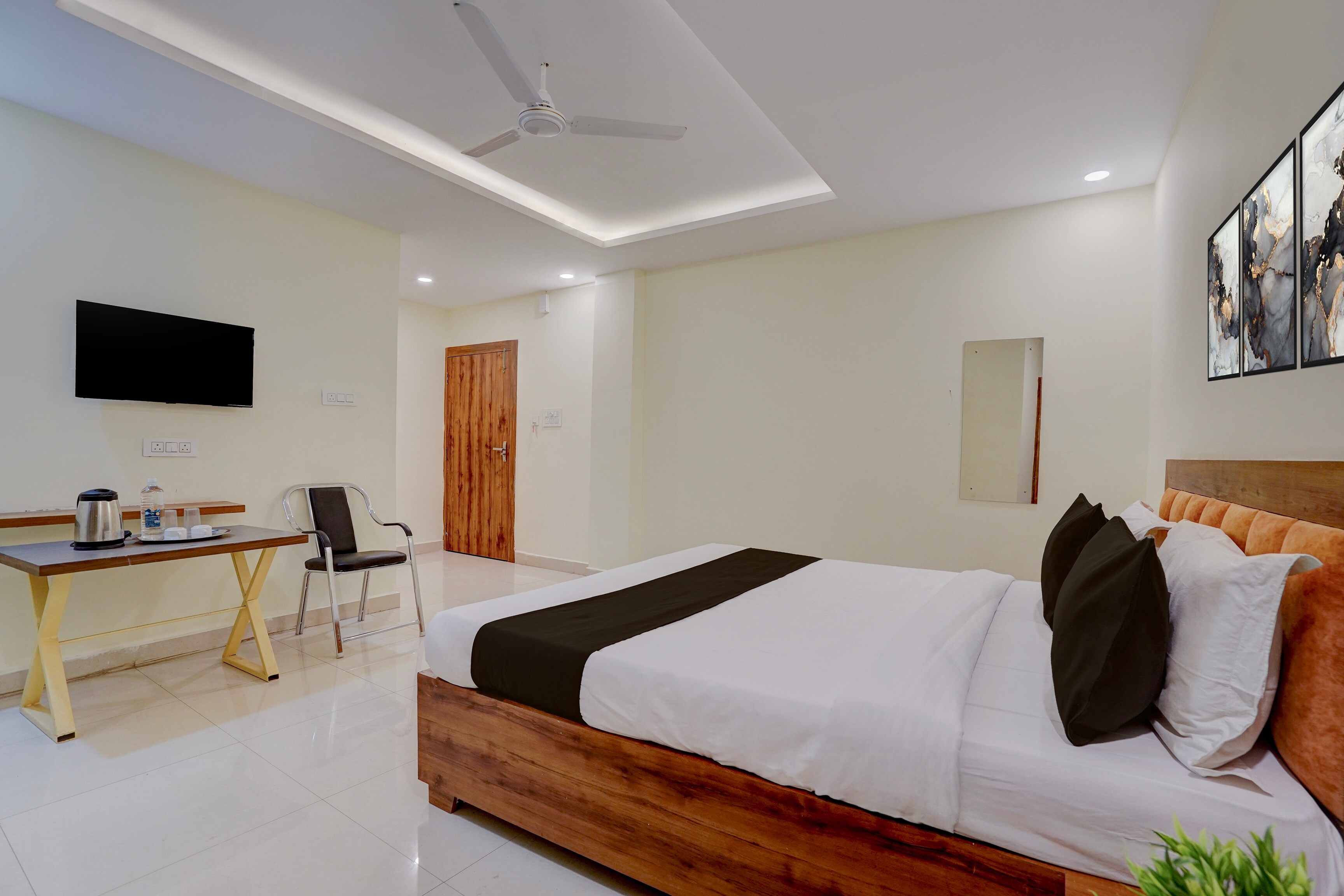 Super Townhouse Hill View Road Bariatu Formerly Hotel Hill Top - Tap to explore photos