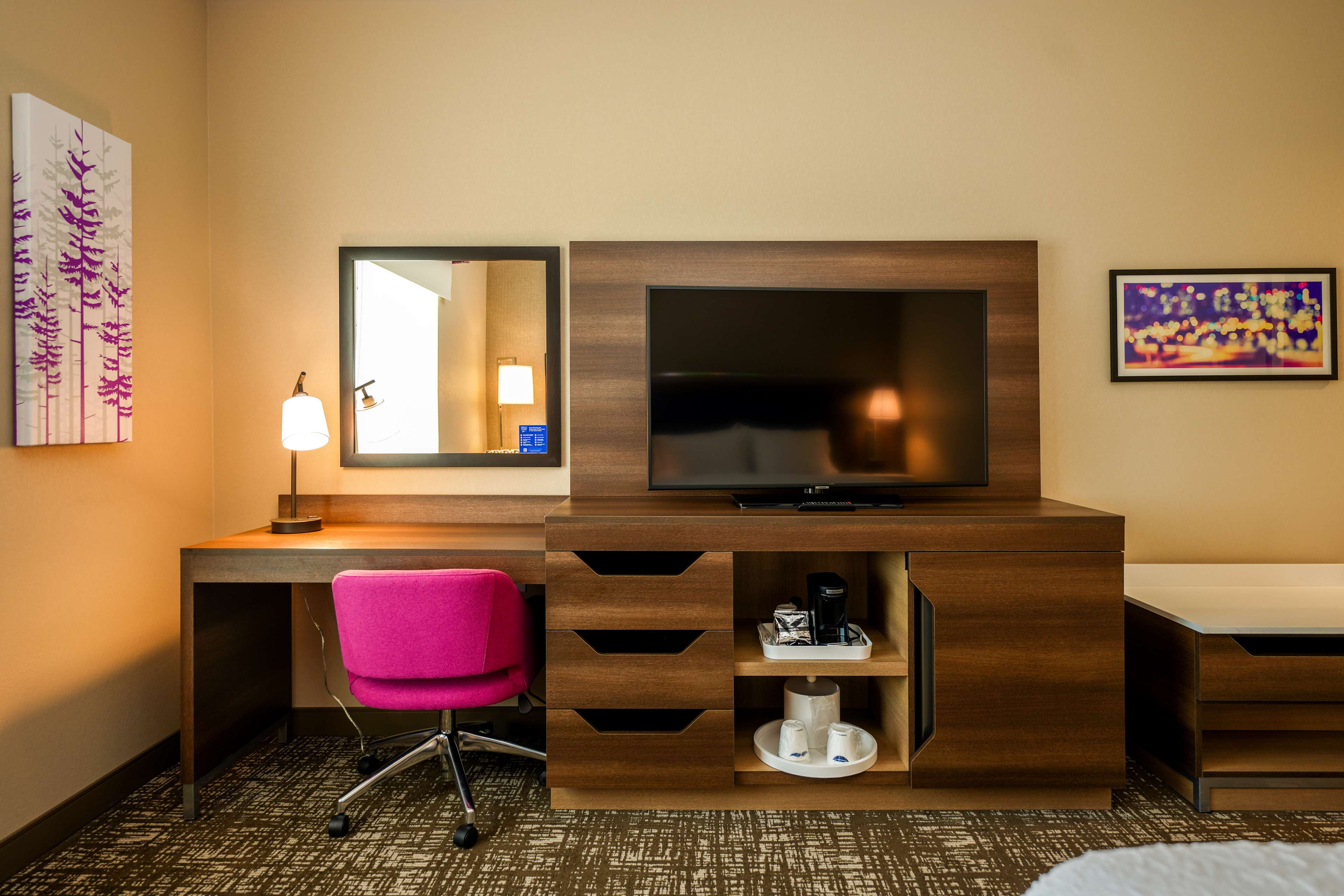 Hampton Inn and Suites Aurora South Denver - Tap to explore photos