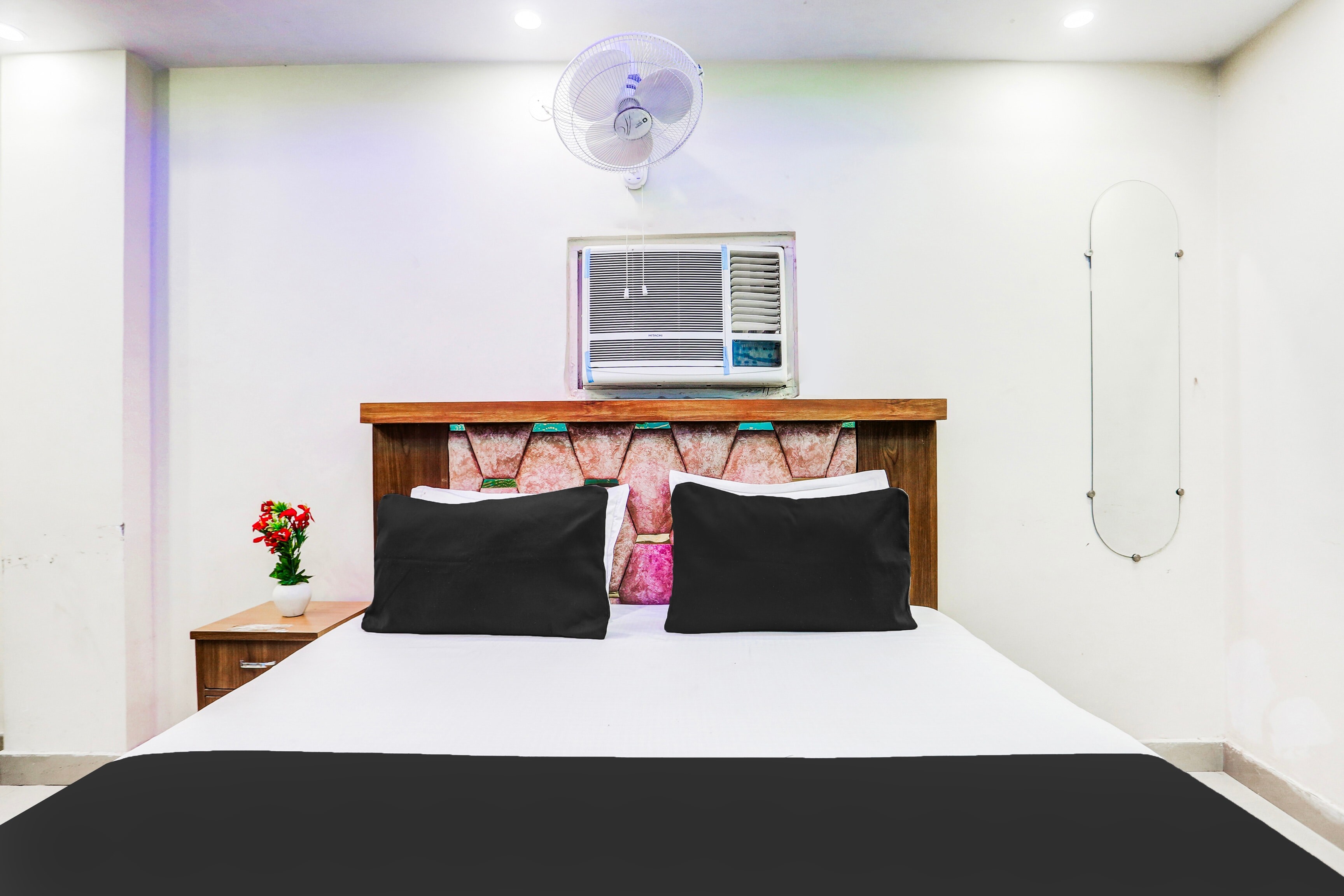 Hotel O Arjun Palace - Tap to explore photos