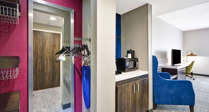 Hilton Garden Inn Tulsa-Broken Arrow Room Type - 1 KING BED