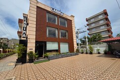 Hotel Larina | 200M From Sea Beach