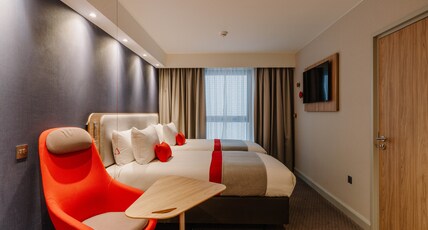 Holiday Inn Express LIVERPOOL - CENTRAL Room Type - Standard Room with Free Hot Breakfast Holiday Inn Express LIVERPOOL - CENTRAL Room Type - Standard Room with Free Hot Breakfast