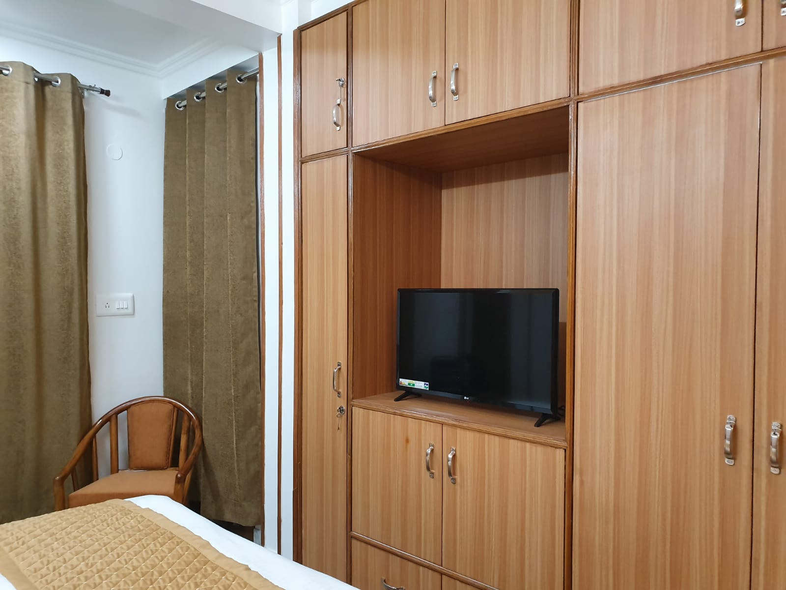 Premium Rooms at Shimla High End Homes - Tap to explore photos