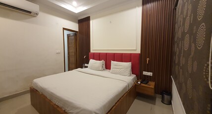 Hotel Siddharth Residency Room Type - Deluxe Room
