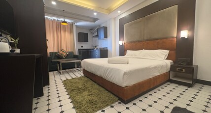 Vista Casita Hotel Artemis Gurgaon Room Type - Suite With Sofa And Kitchen