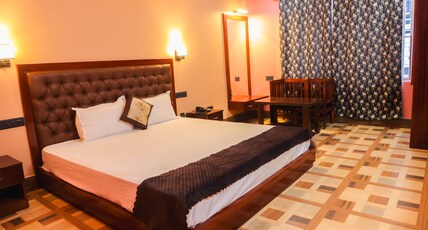 Hotel Ronak by Red Panda & Sapana | 2 Km from MG Marg Room Type - Twin Bed Room