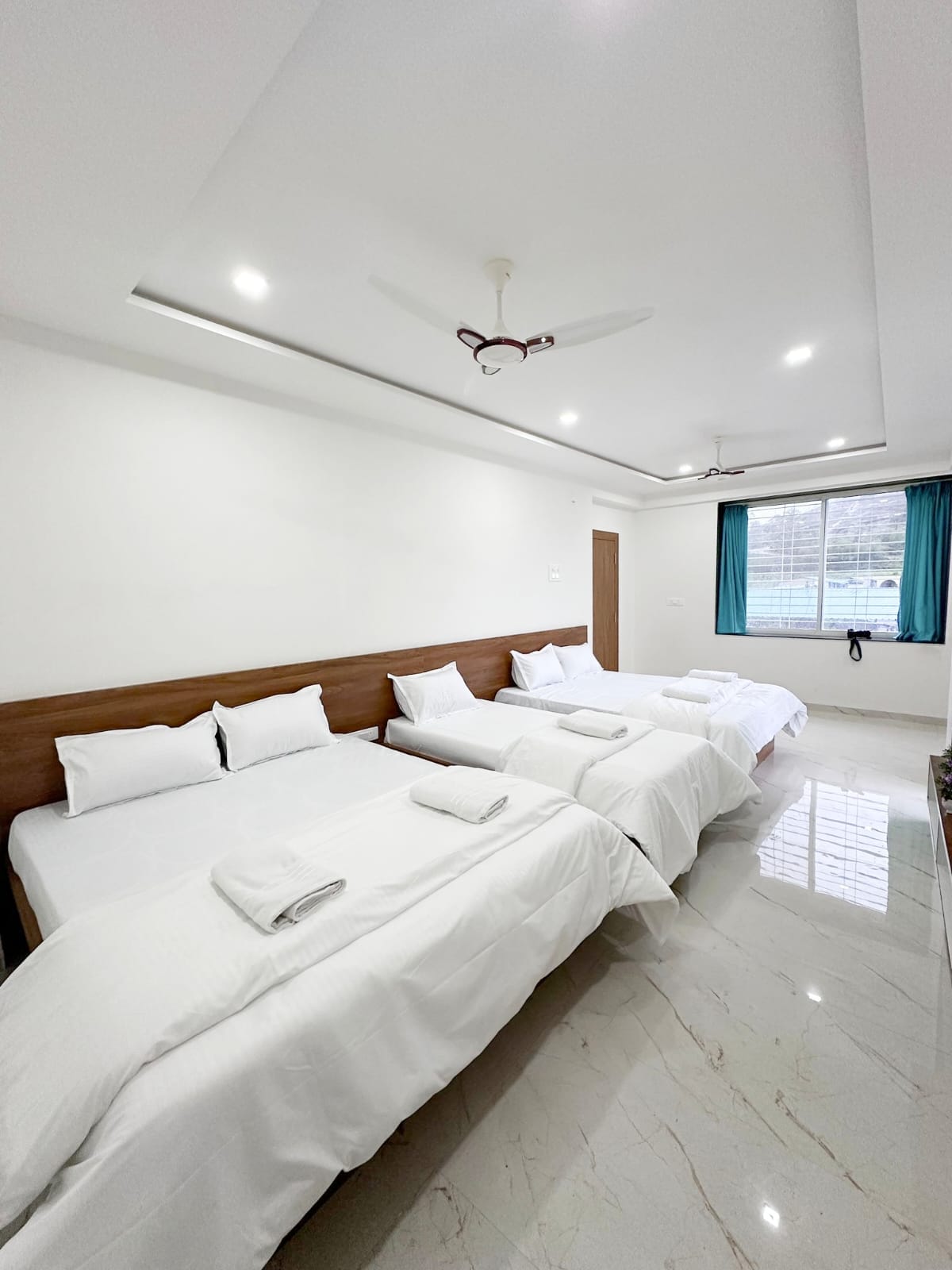 Hotel Rudra Inn - Tap to explore photos