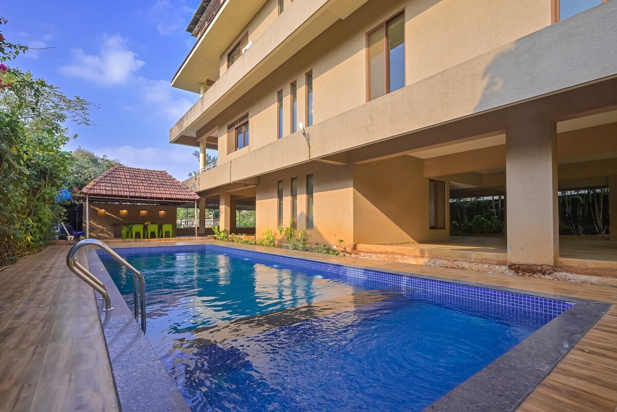 10 Hill Top Villa with Private Pool - Tap to explore photos