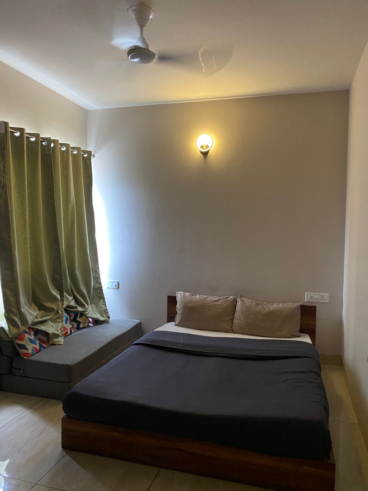 AK View - Tap to explore photos