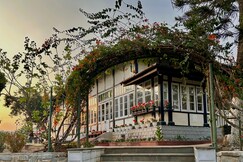 The Heritage Home and Dining