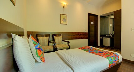 FabHotel Prime Phoenix Hospitality - Nr. DLF Cyber Hub & Metro, Gurugram Room Type - Premium Room