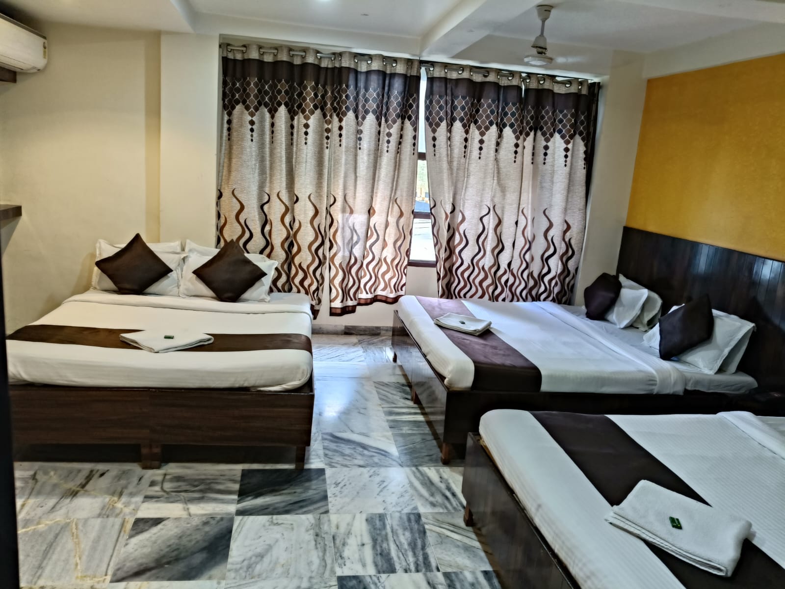 Hotel Sachidanand - Tap to explore photos
