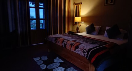 Binsar Oak Paradise Room Type - Double bedded room