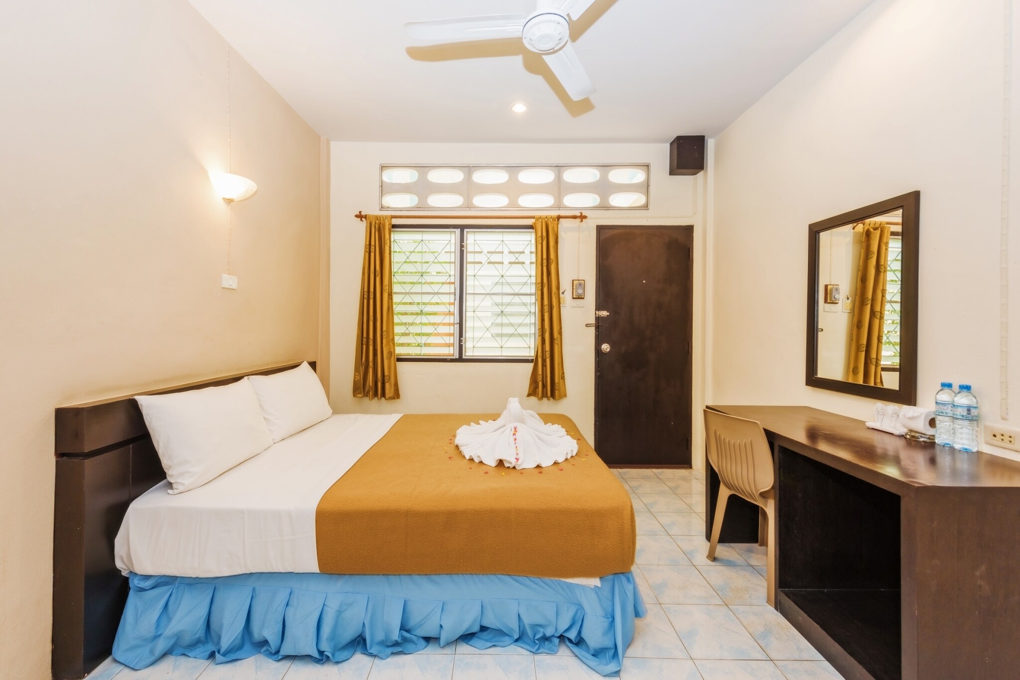 Baantonsai Garden Resort Patong - Tap to explore photos