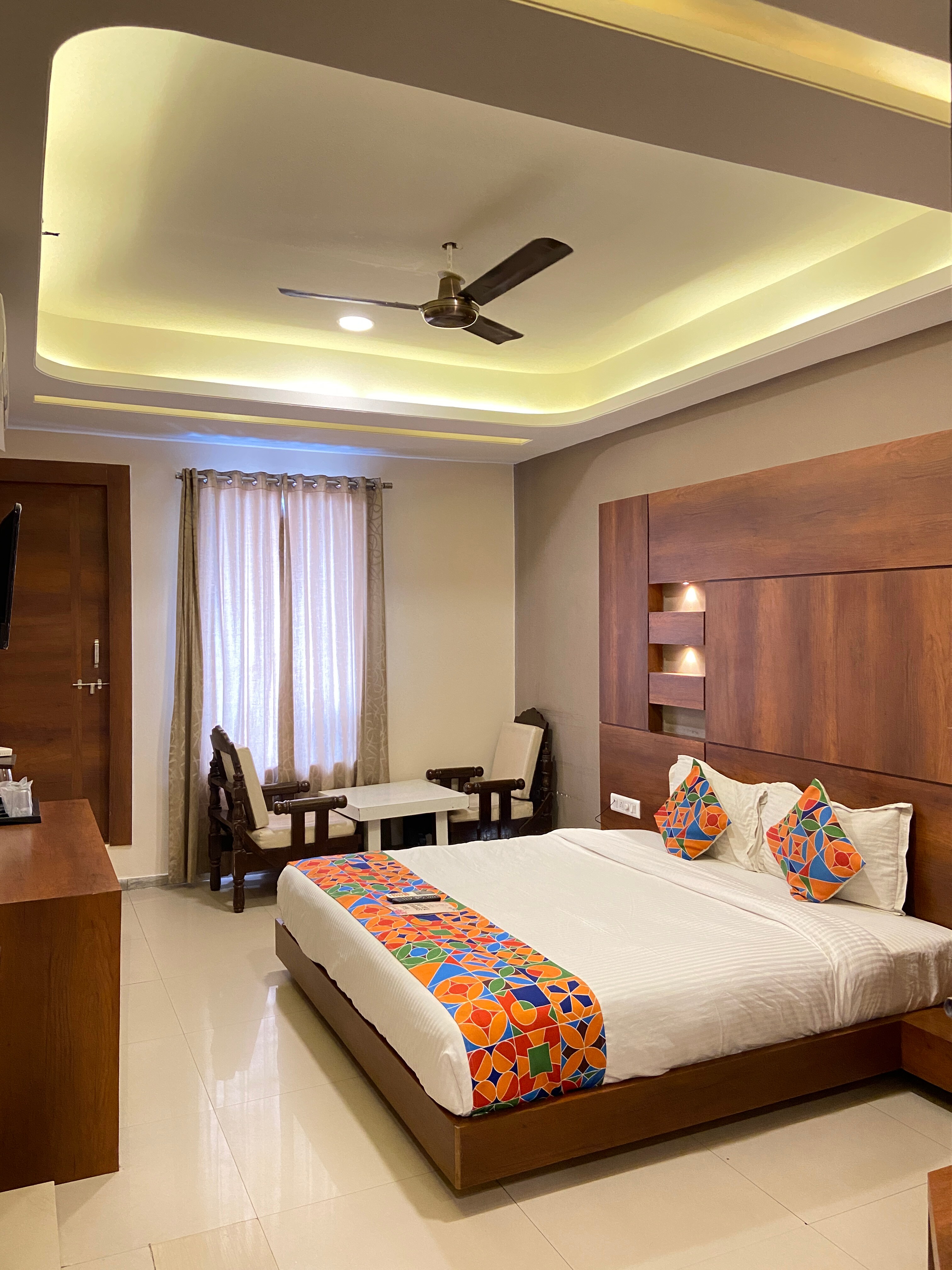 Hotel Damanis - Tap to explore photos