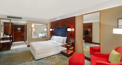 Holiday Inn DHAKA CITY CENTRE Room Type - 1 King Premium City View