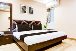 Super Collection O Kampoo Tiraha Road formerly Siddhi Vinayak