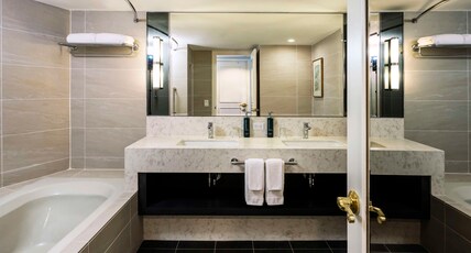 Hilton Guam Resort And Spa Room Type - PREMIER OCEAN TWIN ROOM
