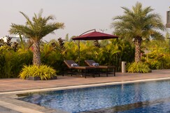 Corbett Elegant Retreat