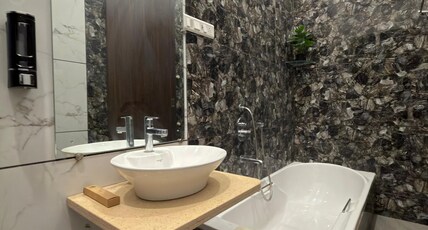 La Fiesta Resort by Green Leaf Aqua Room Type - Deluxe Room with Bathtub