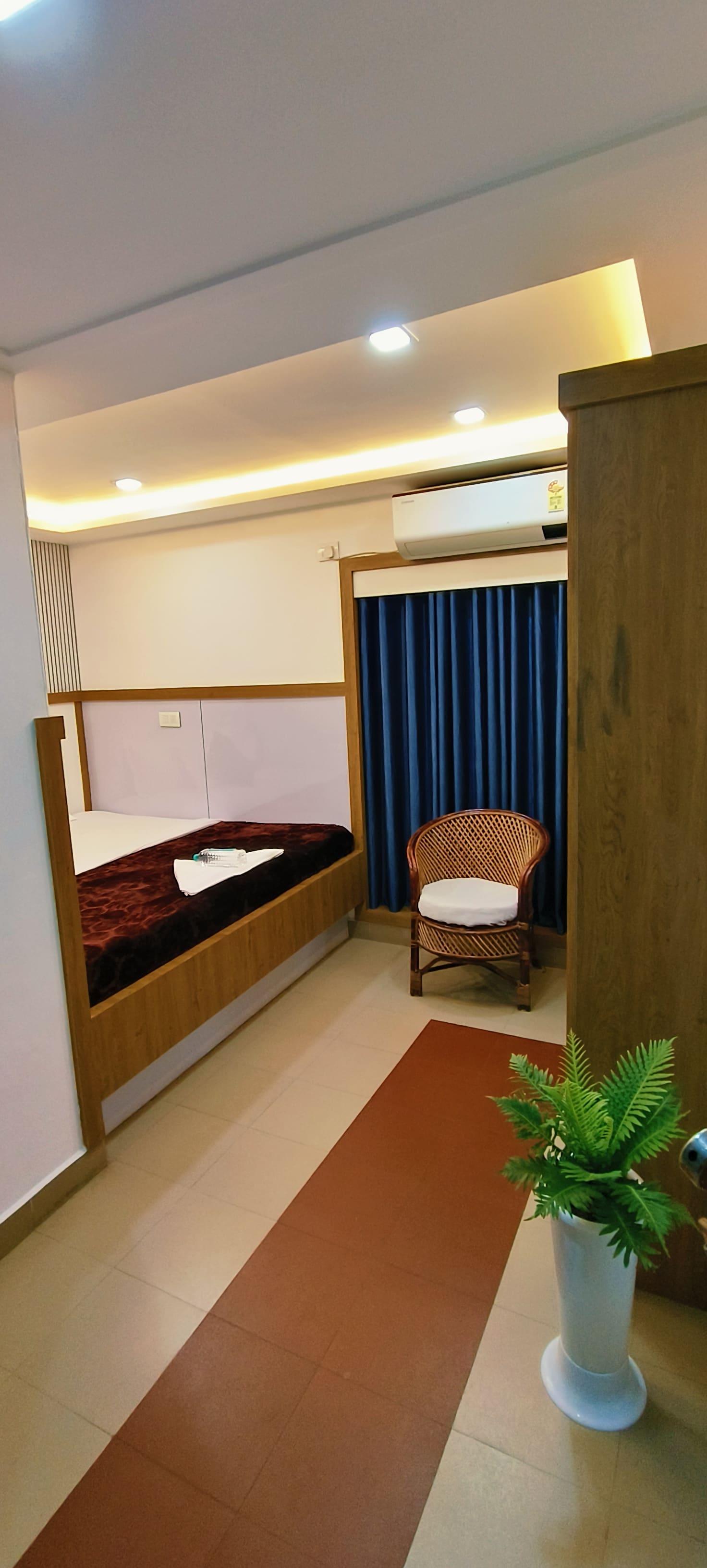Marayoor Holidays | Rooms & Restaurant - Tap to explore photos