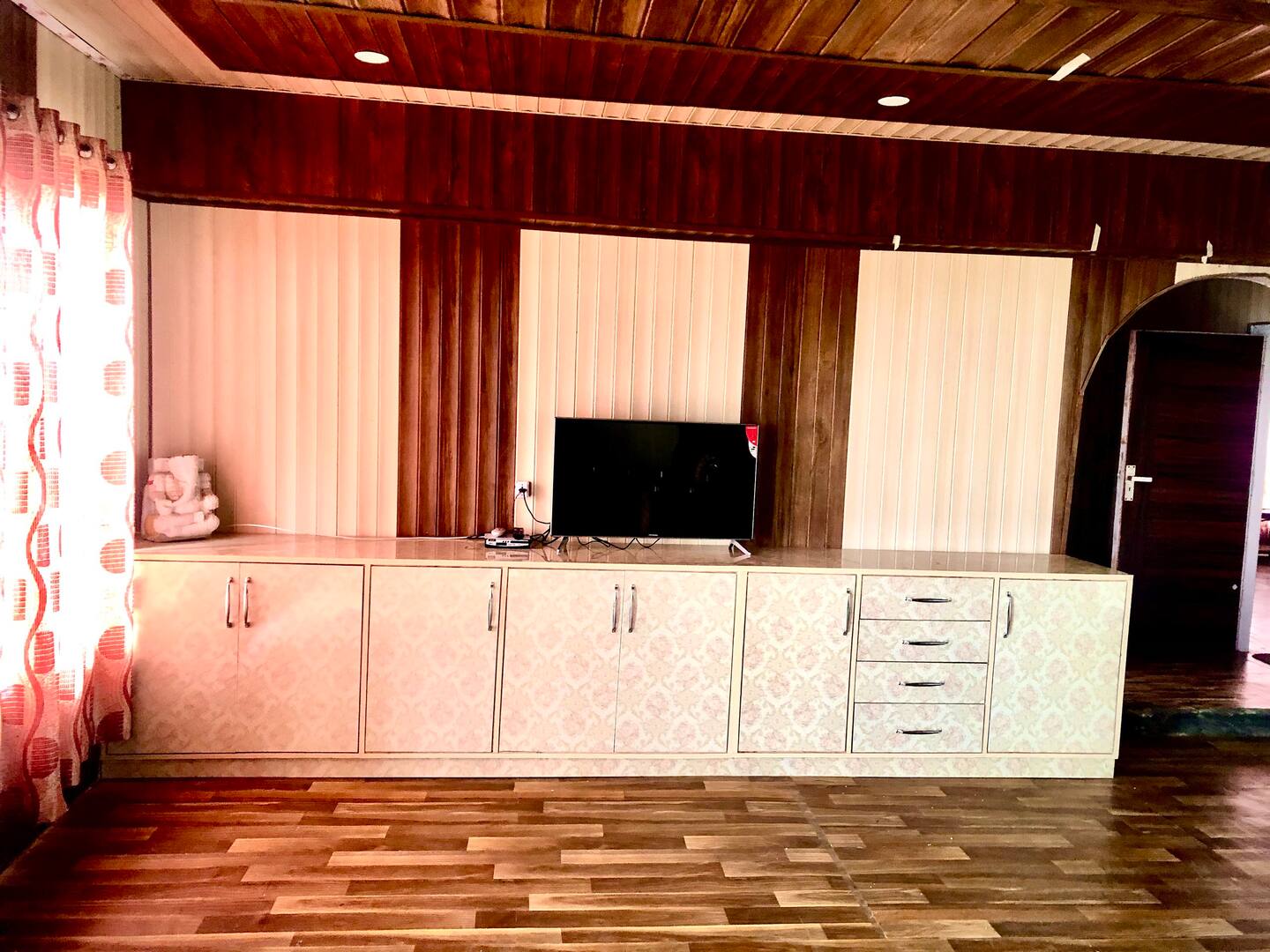 Luvkush Homestay - Tap to explore photos