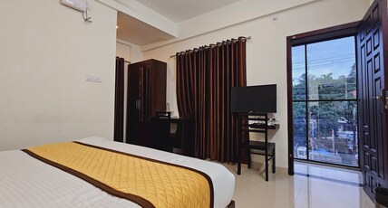 Blueway Residency Down Town Hotel Room Type - Deluxe King or Twin Room AC
