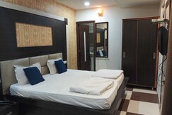 Collection O by OYO Clock Tower Ludhiana Formerly Hotel City Night