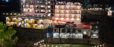 Shivalik Hotel and Resort with Infinity Pool