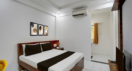 Collection O Warje Pune Formerly Choice Guest house Room Type - Deluxe