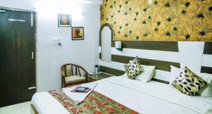 Hotel Mani International Room Type - Deluxe Room