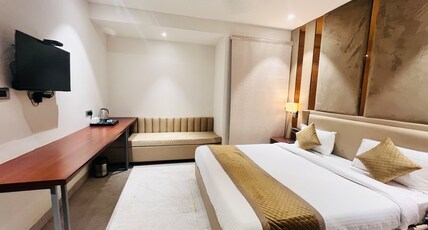 AUREA BY THE WALLFLOWER HOTELS Room Type - Royal Room