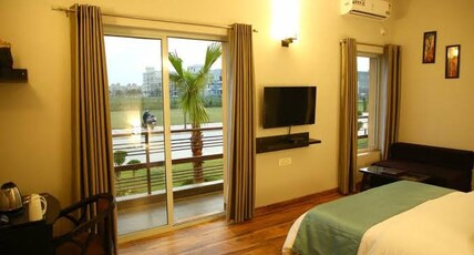 Krishna Hotel Vrindavan Room Type - Deluxe Room