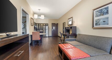 Staybridge Suites PITTSBURGH-CRANBERRY TOWNSHIP Room Type - 2 Qn 1 Bdrm Ste Mobil Access Roll Shwr