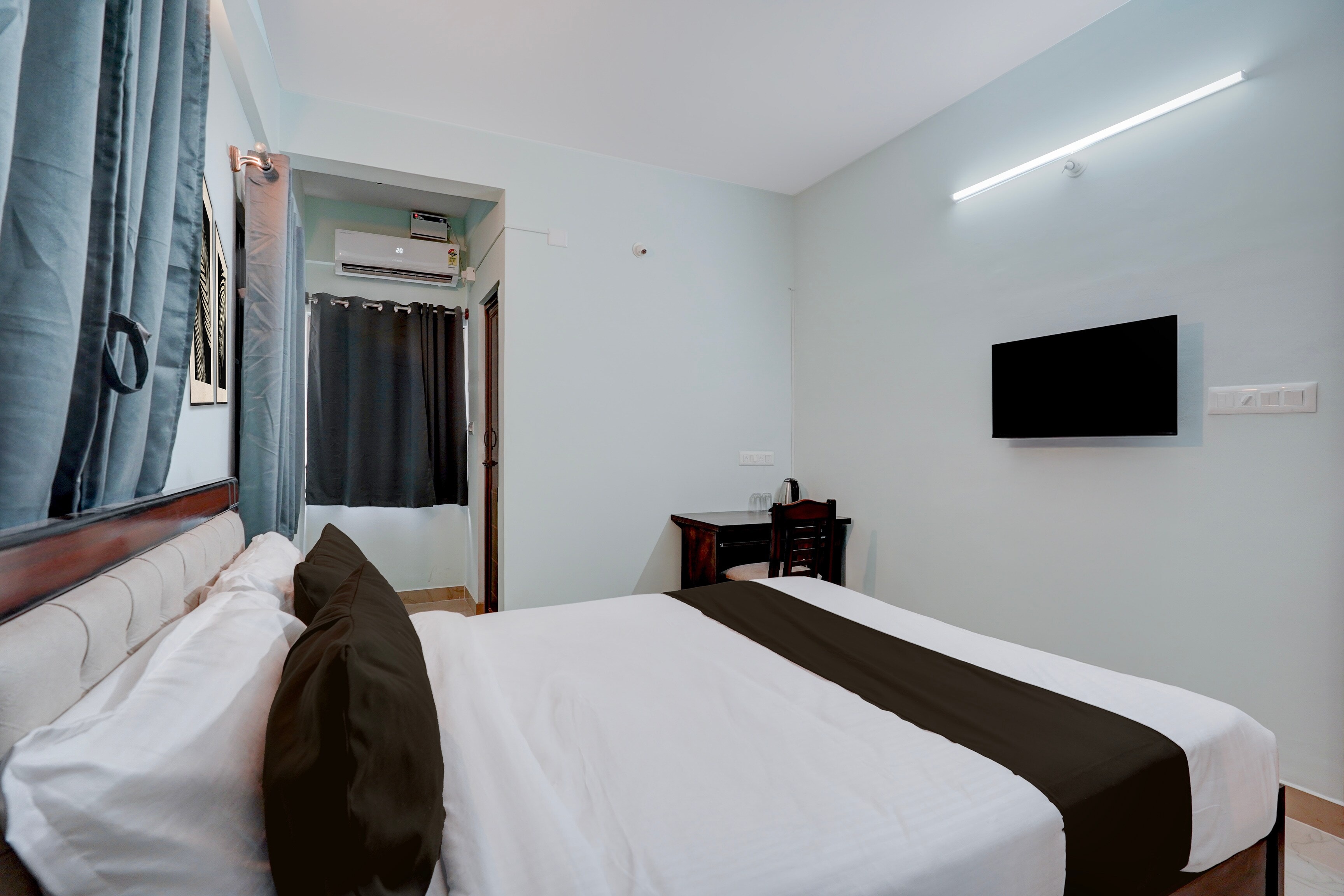 Townhouse Element Mall Bangalore Formerly Venkat Inn - Tap to explore photos