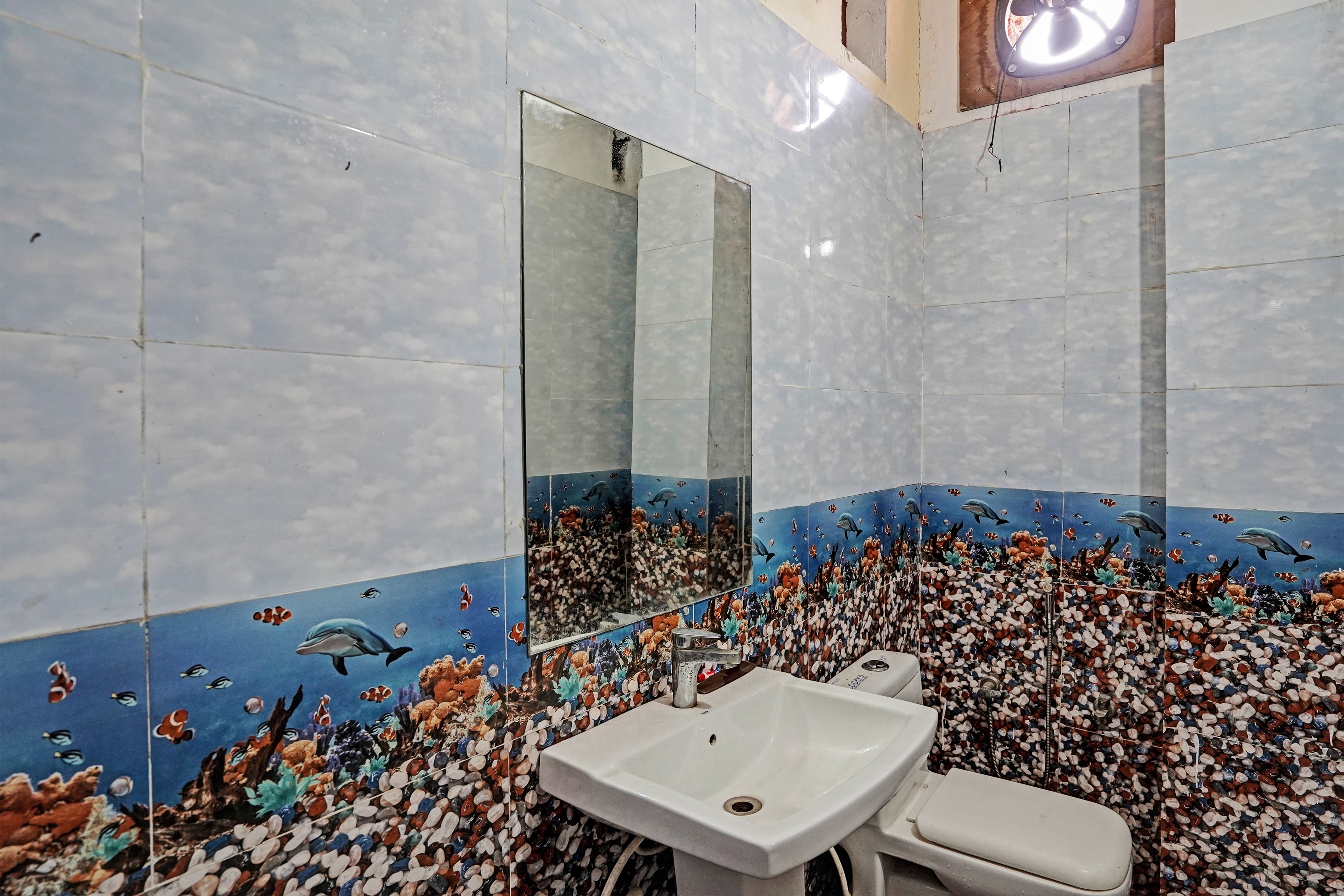 Hotel O Modern Hotel - Tap to explore photos