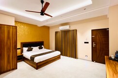 Thayamkery's Royal inn