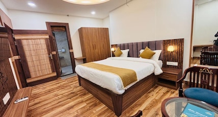 BNS HOTEL & RESORT Room Type - Royal Suite Attached Lobby with Bathtub