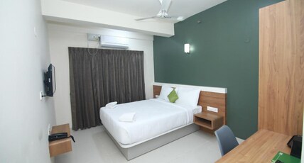 Hotel Royal Blooms Room Type - Suite Room