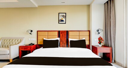 Super Townhouse Oak Sector 39 Medanta Room Type - Classic