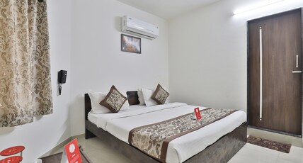 Hotel Star Palace Room Type - Comfort Split AC Room Breakfast - 79 Lunch - 225 Diner - 250 Extra pay hotel