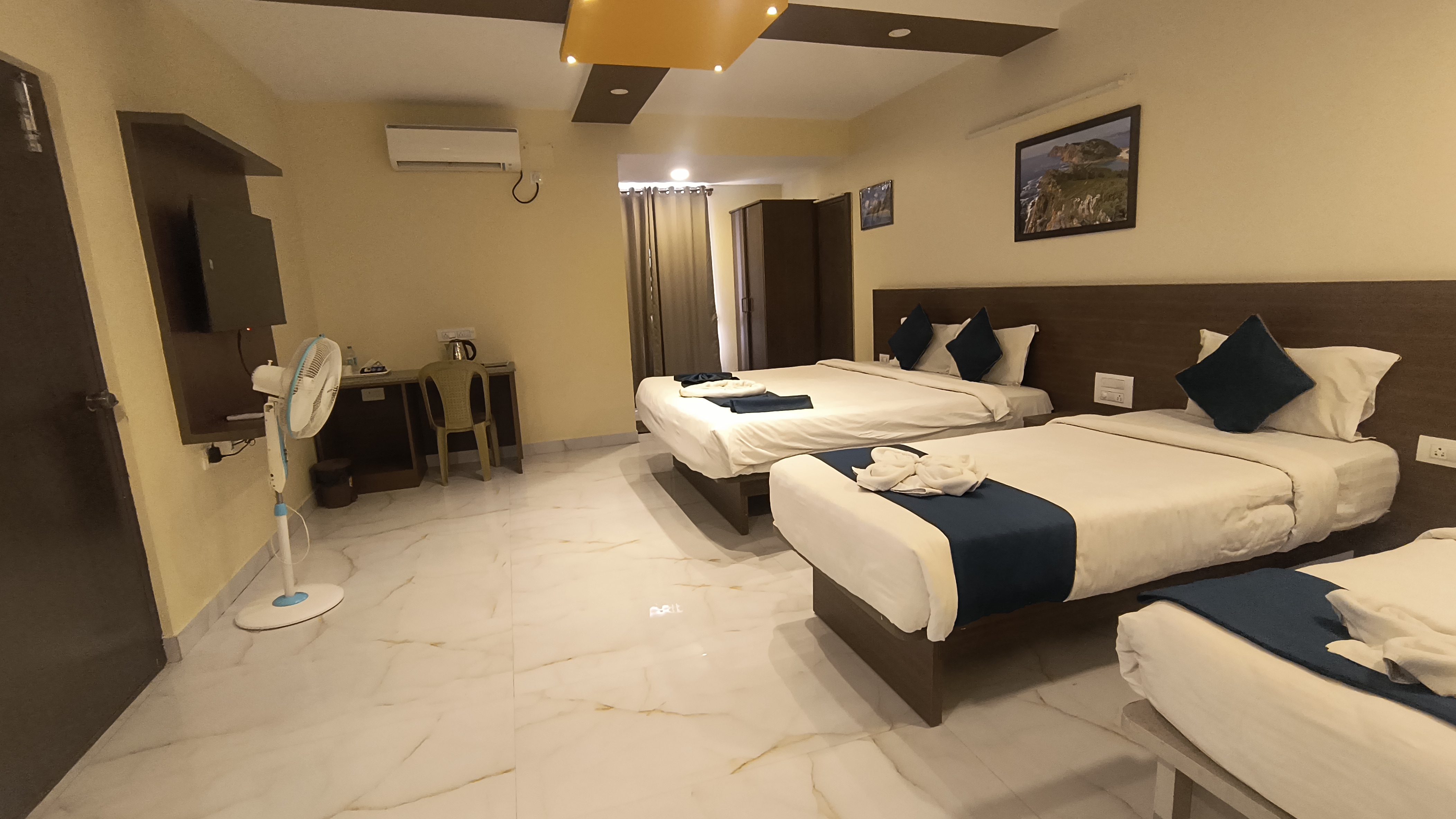 Hotel Sky Loft Bangalore Airport - Tap to explore photos