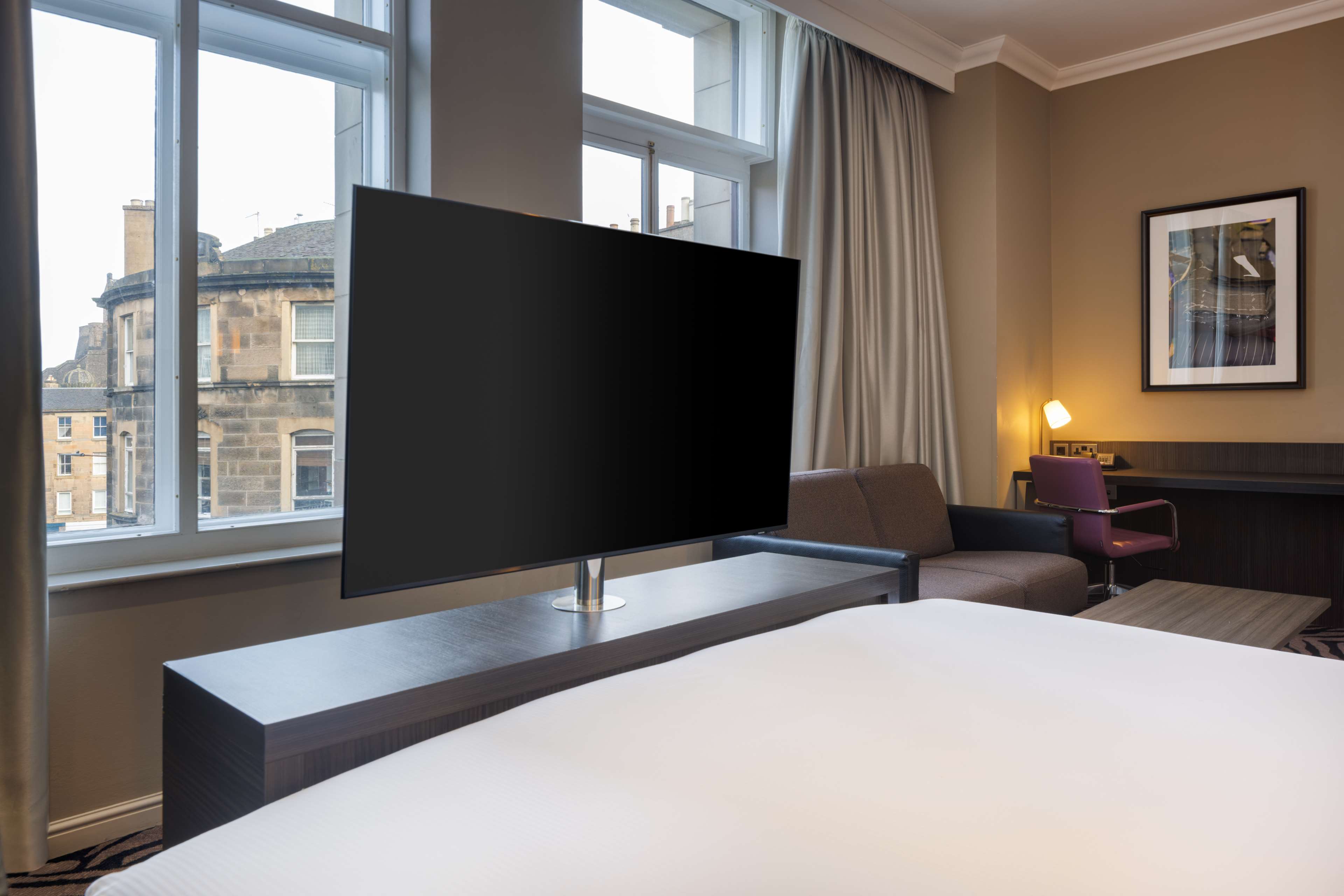 DoubleTree by Hilton Edinburgh City Centre - Tap to explore photos