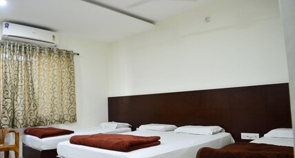 Hotel Maheshwari Avenue near Mahakaleshwar Jyotirlinga Room Type - 5 bedded AC  Family Room