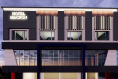 Hotel Macron